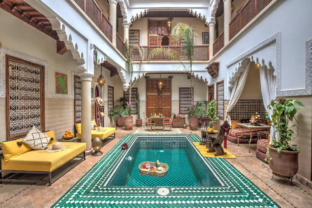 Descubre los 10 Mejores Destinos para una Luna de Miel Inolvidable 3 riad en marrakech