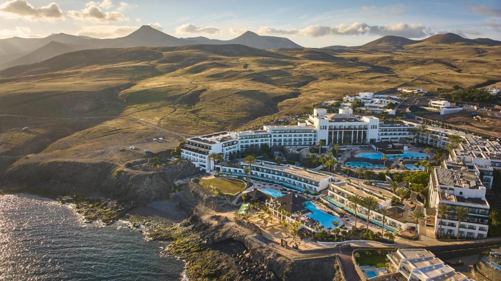 Ofertas Irresistibles de Vuelo Más Hotel en Lanzarote para tus Vacaciones 2 Secrets Lanzarote Resort & Spa